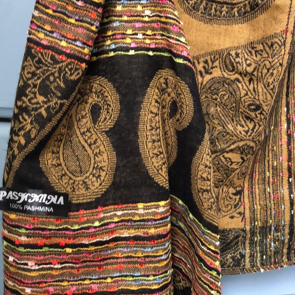 Scarf - Picture 3 of 7